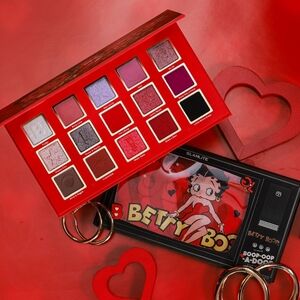 Betty Boop x Glamlite Palette NWT